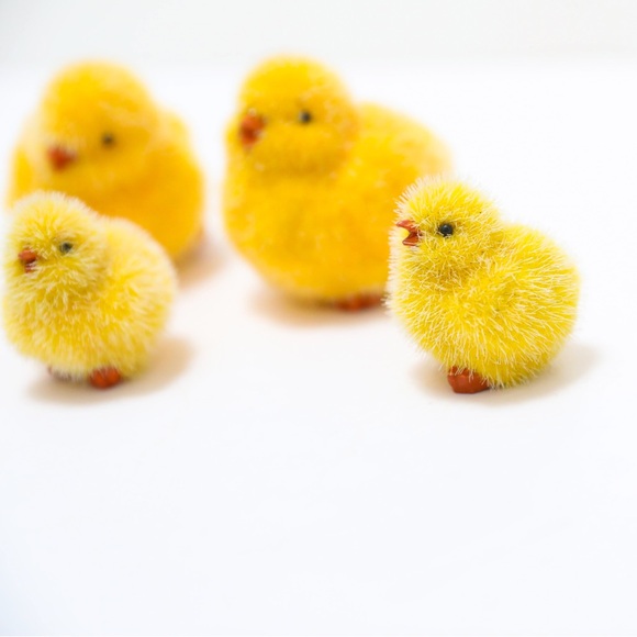 5 chickens Easter decor vintage 90s yellow chicks heavyweight weighted figurine - Picture 2 of 5